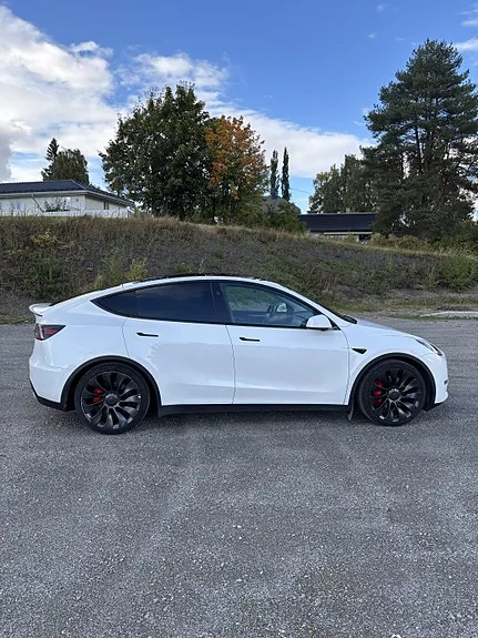 Tesla Model Y 2024 photo 5