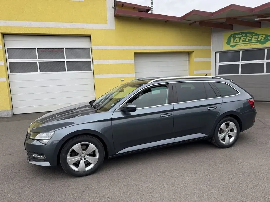 Skoda Superb 2021 photo 2