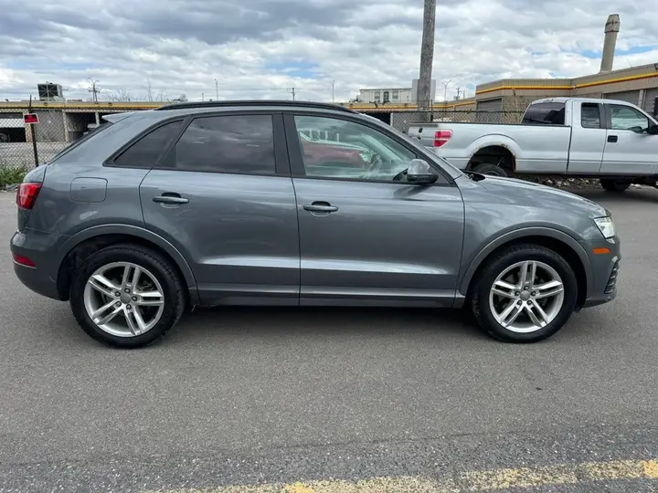 Audi Q3 2018 photo 5