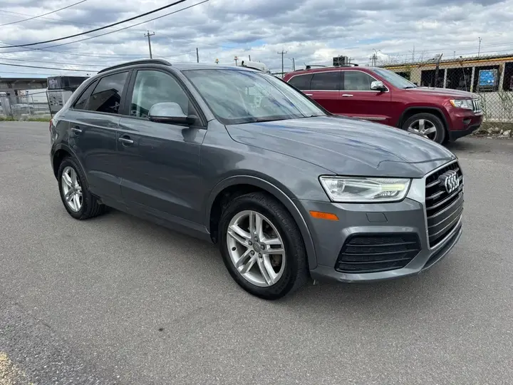 Audi Q3 2018 photo 3