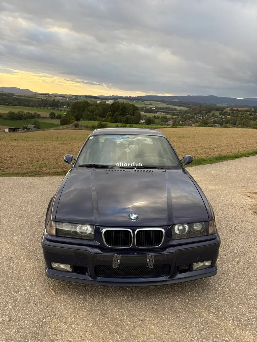 BMW 3 Series 1994 photo 2