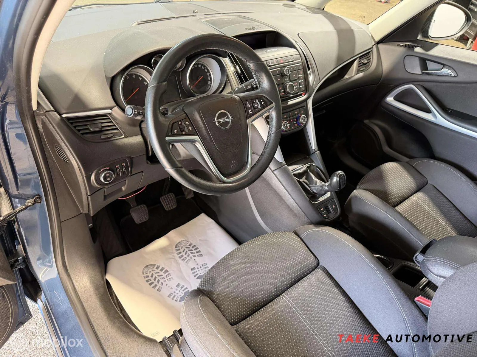 Opel Zafira Tourer 2013 photo 3