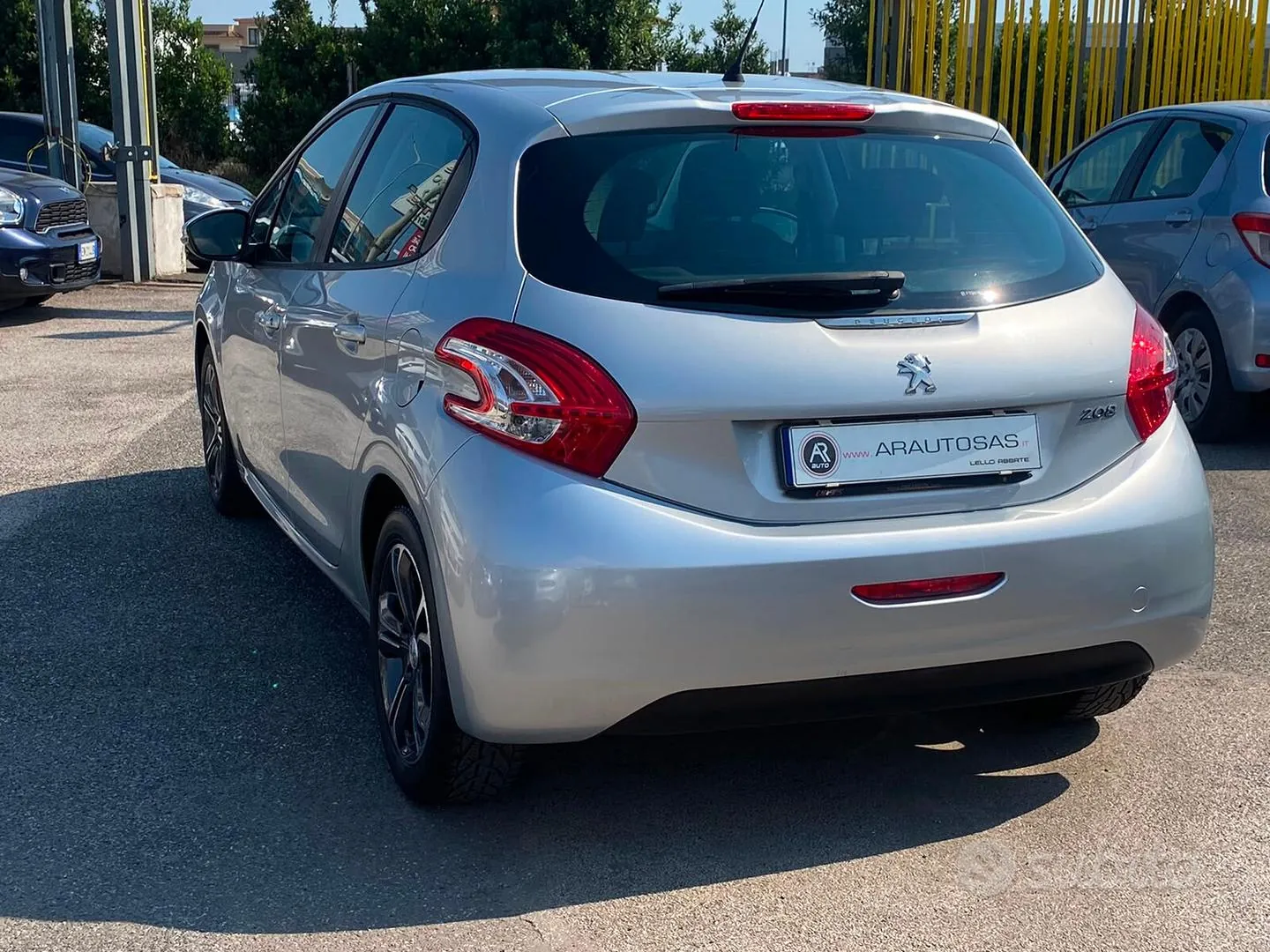 Peugeot 208 2015 photo 5