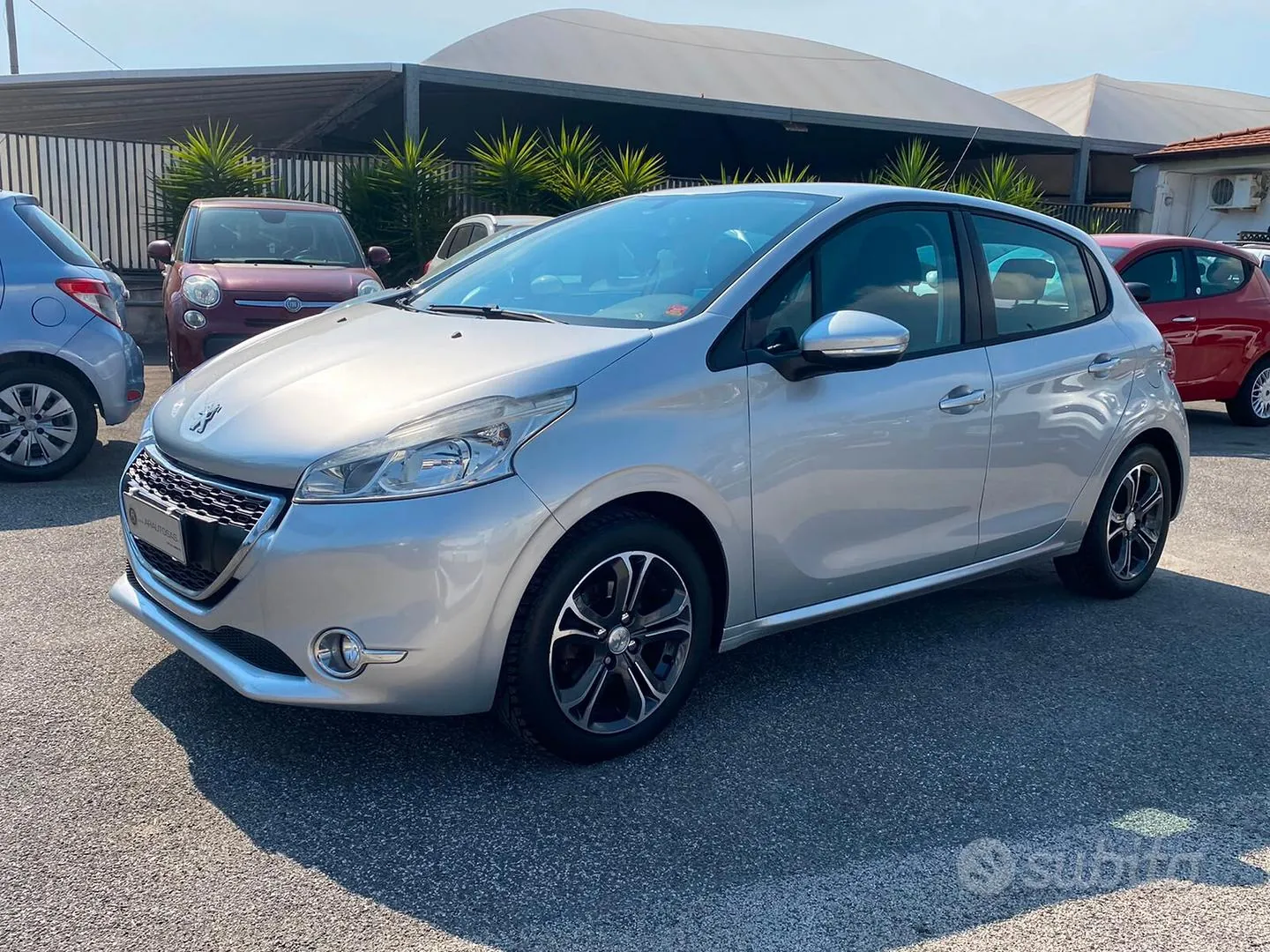 Peugeot 208 2015 photo 2