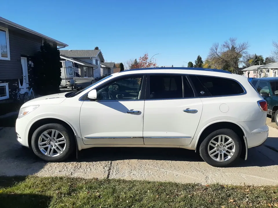 Buick Enclave 2013 photo 2