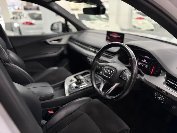 Audi Q7 2016 photo 3