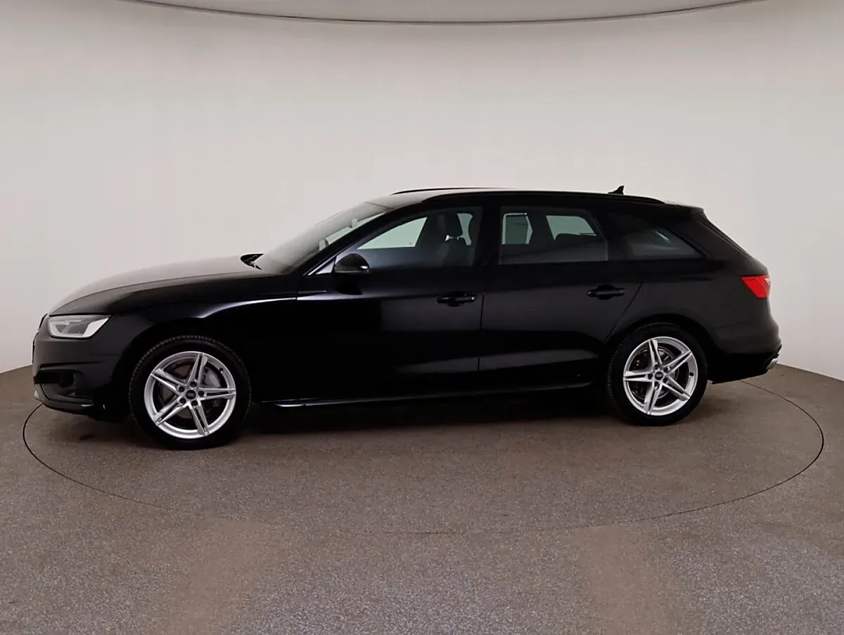 Audi A4 2023 photo 2