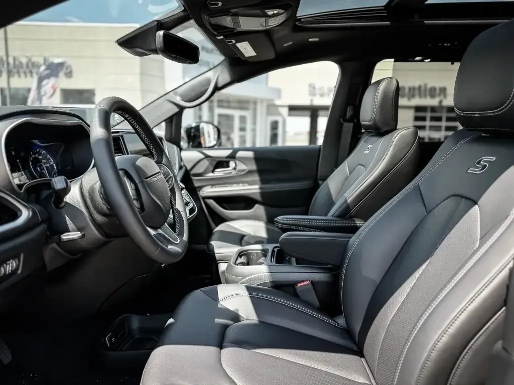 Chrysler Pacifica 2027 photo 4