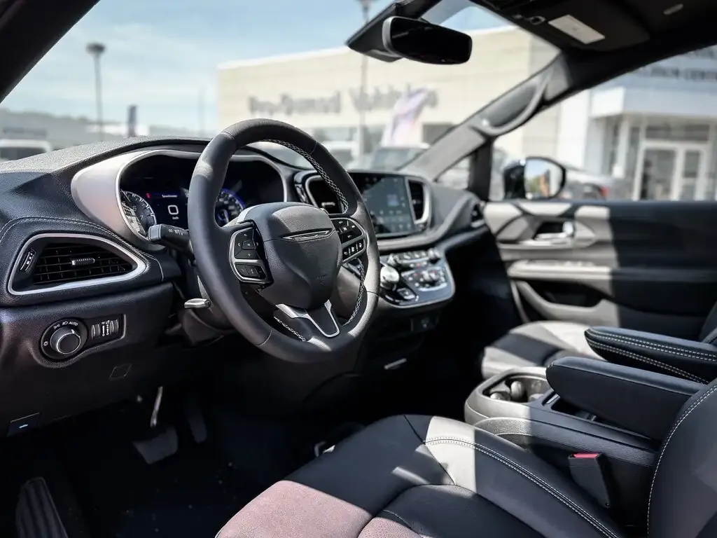 Chrysler Pacifica 2027 photo 3