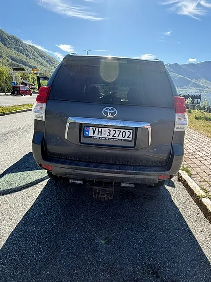 Toyota Land Cruiser 2011 photo 5