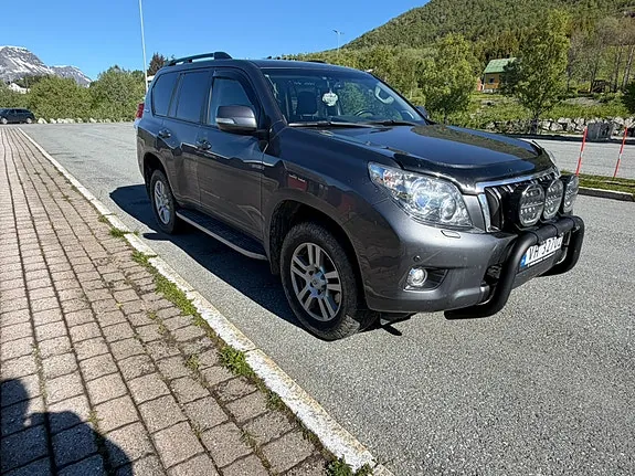 Toyota Land Cruiser 2011 photo 3