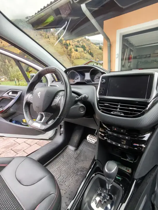 Peugeot 2008 2019 photo 3
