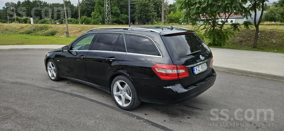 Mercedes-Benz E200 2013 photo 4