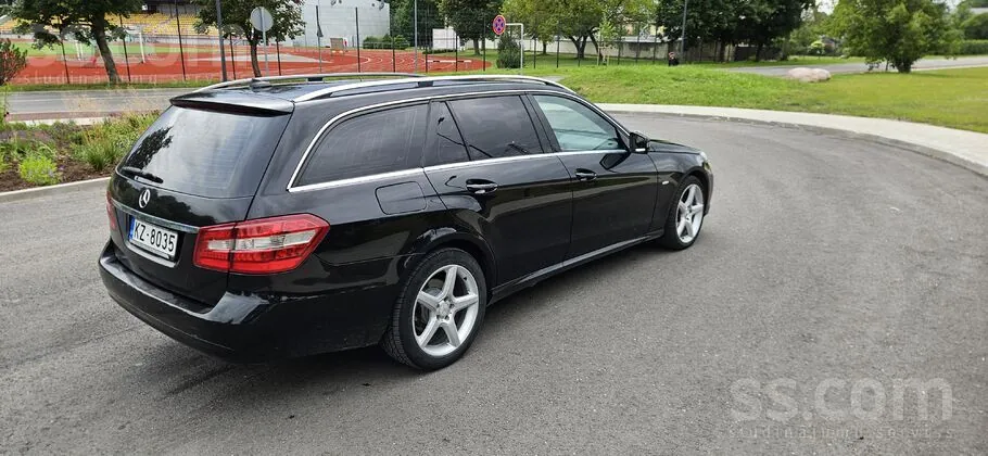 Mercedes-Benz E200 2013 photo 3