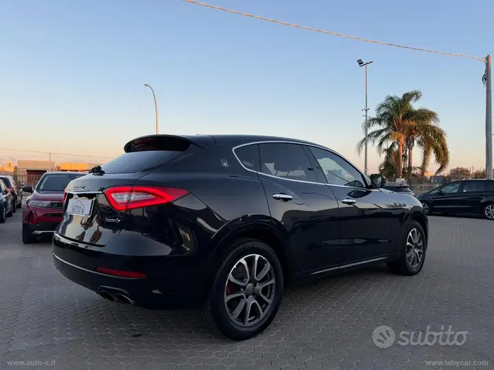 Maserati Levante 2017 photo 4