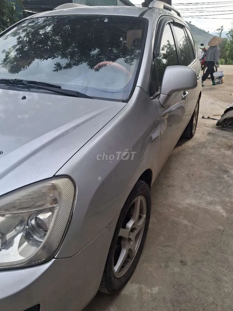 Kia Carens 2010 photo 3