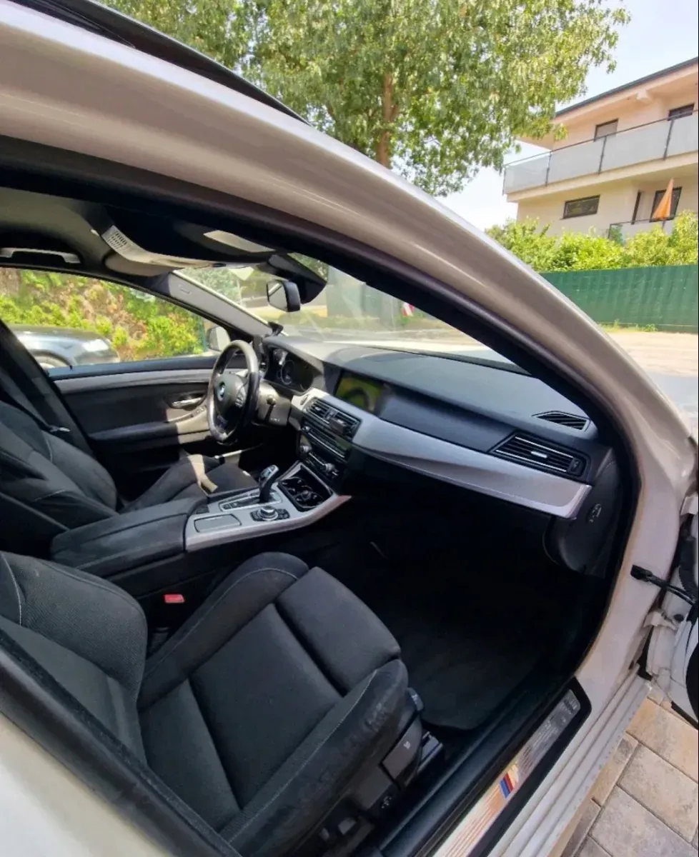 BMW 5 Series 2012 photo 3
