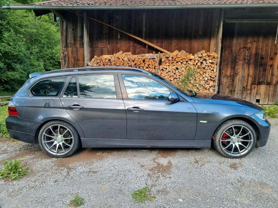 BMW 318I