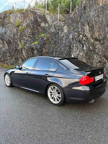 BMW 318D 2009 photo 3