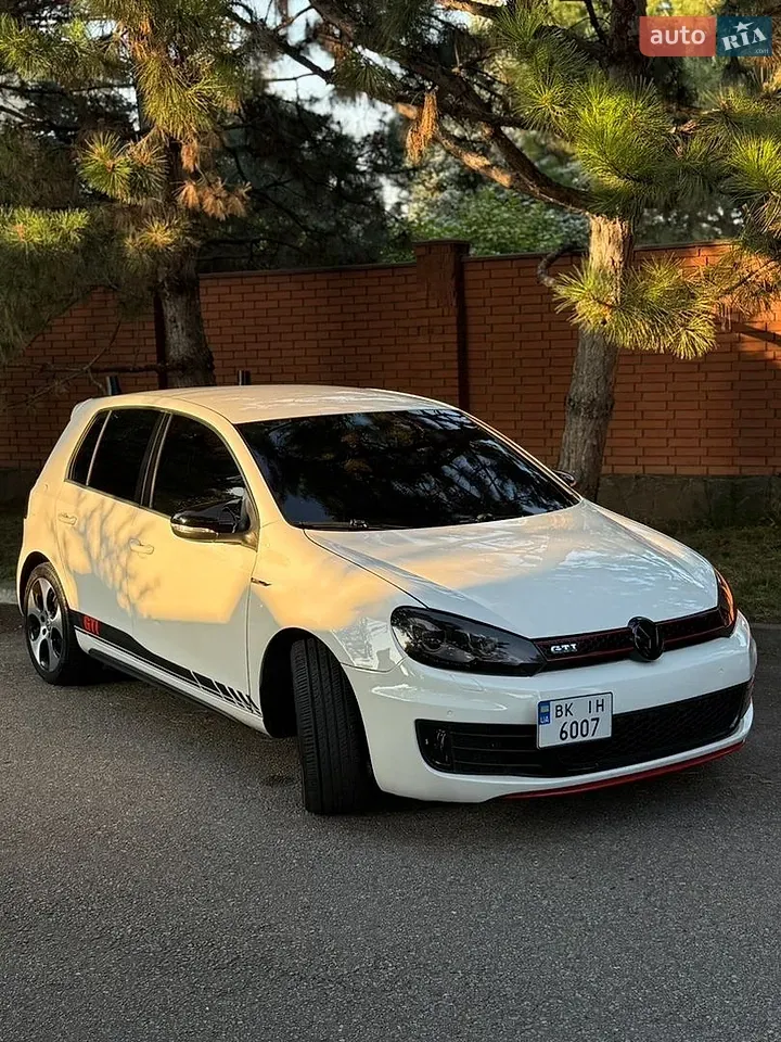 Volkswagen Golf 2012 photo 2
