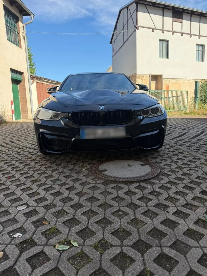 BMW F30