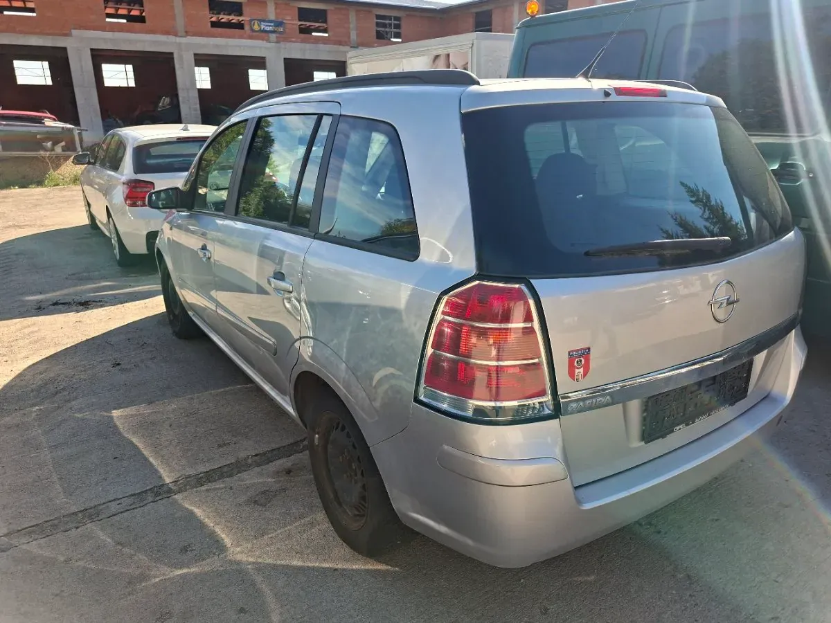 Opel Zafira 2007 photo 2