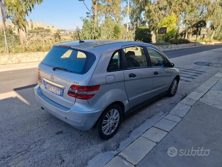 Mercedes-Benz B 180 Cdi 2005 photo 4
