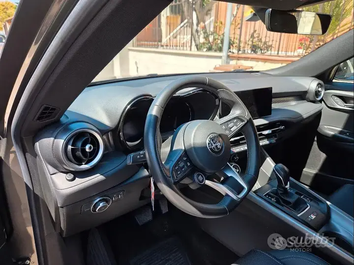 Alfa Romeo Tonale 2023 photo 2