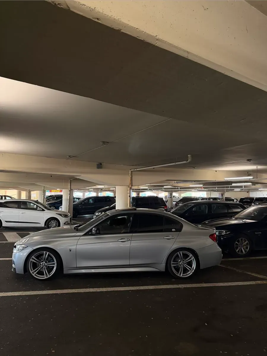 BMW 3 Series 2012 photo 2