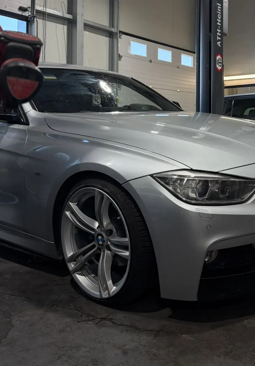 BMW 3 Series 2012 photo 3