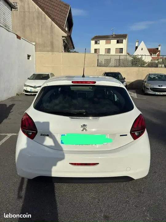 Peugeot 208 2016 photo 4