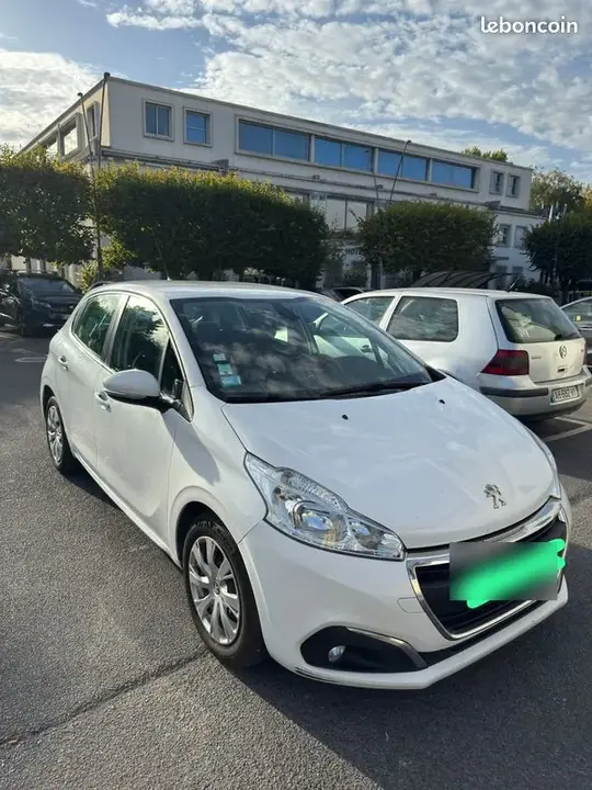 Peugeot 208 2016 photo 5
