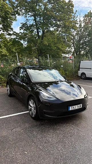 Tesla Model Y 2023 photo 3