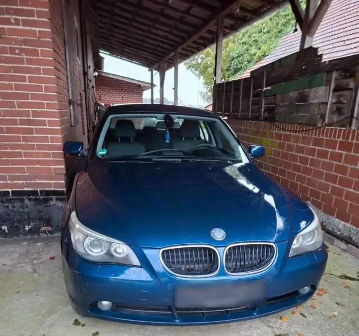 BMW 520I