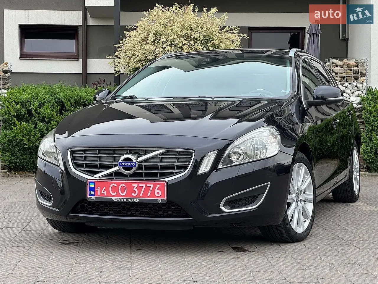 Volvo V60 2012 photo 2