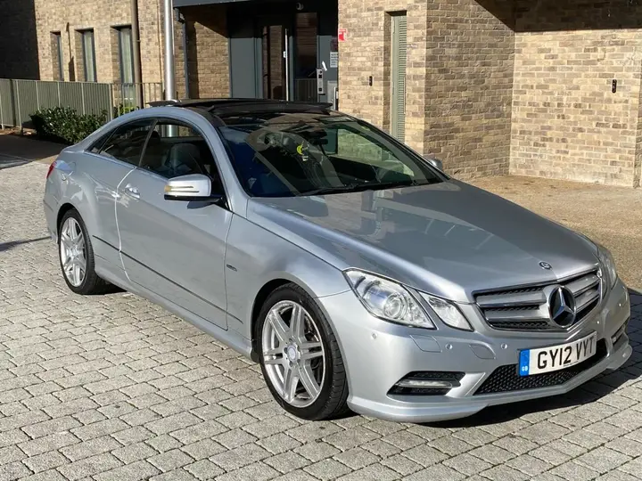 Mercedes-Benz E-Class 2012 photo 2