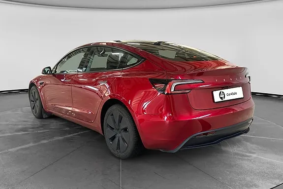 Tesla Model 3 2024 photo 3