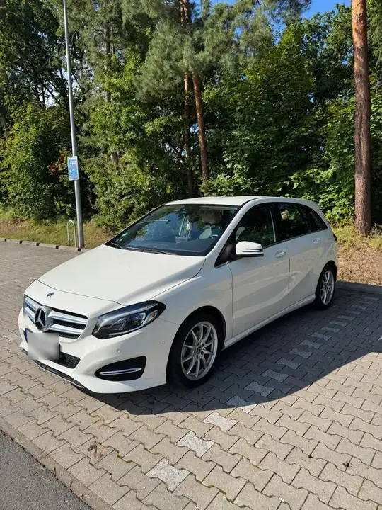 Mercedes-Benz B 220