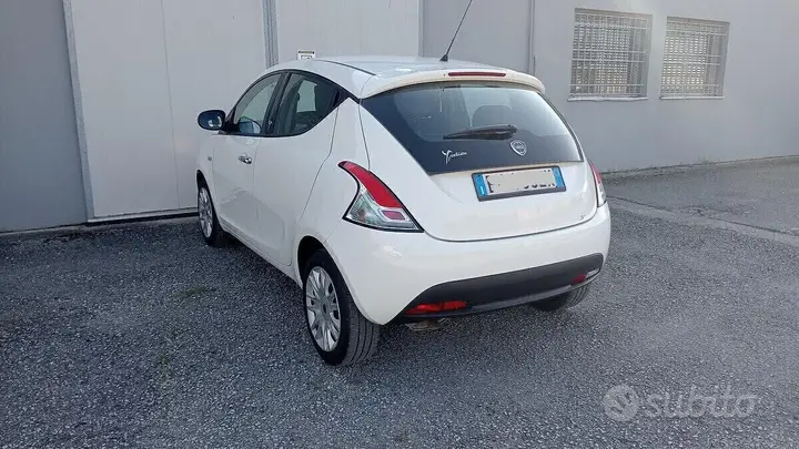 Lancia Ypsilon 2012 photo 4