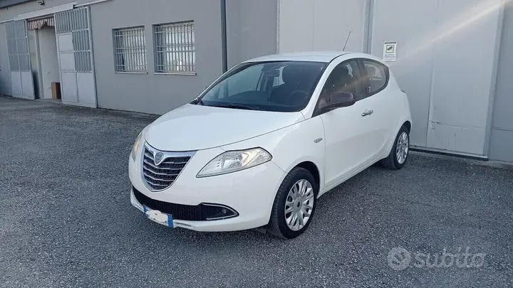 Lancia Ypsilon 2012 photo 2