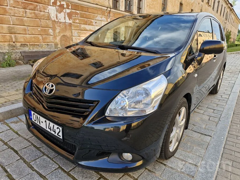 Toyota Verso 2011 photo 4