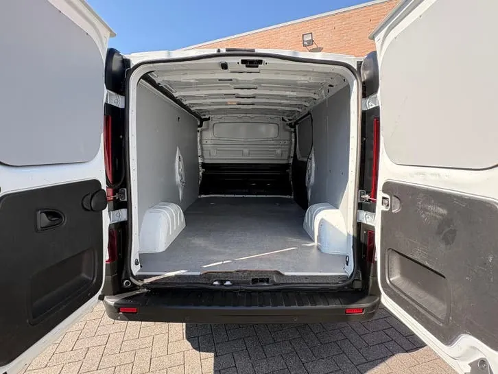 Renault Trafic 2022 photo 3