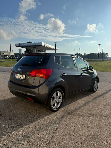 Kia Venga 2013 photo 3