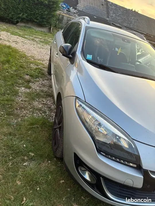 Renault Megane 2013 photo 2