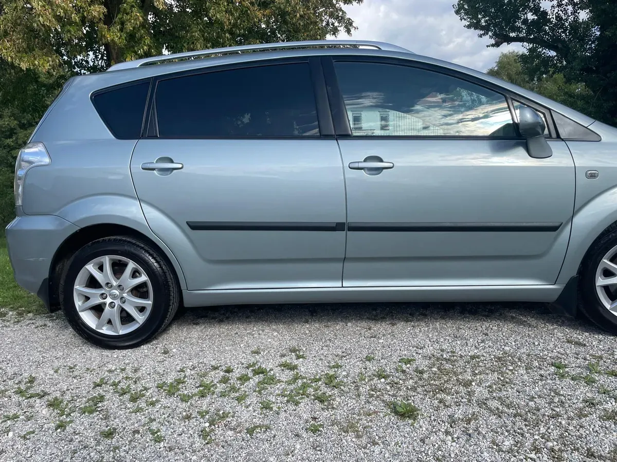 Toyota Corolla Verso 2008 photo 3