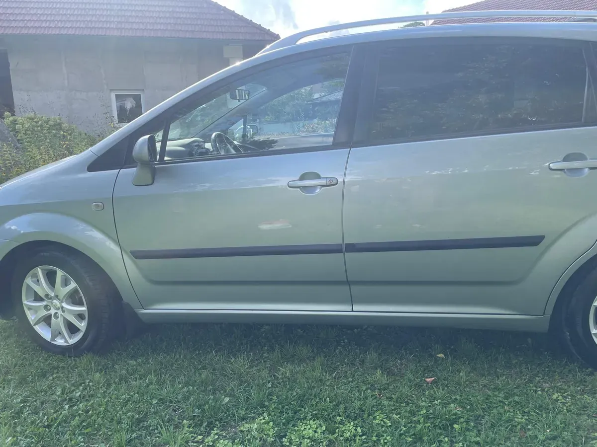 Toyota Corolla Verso 2008 photo 2