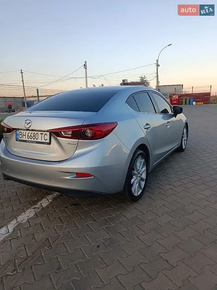Mazda 3 2017 photo 2