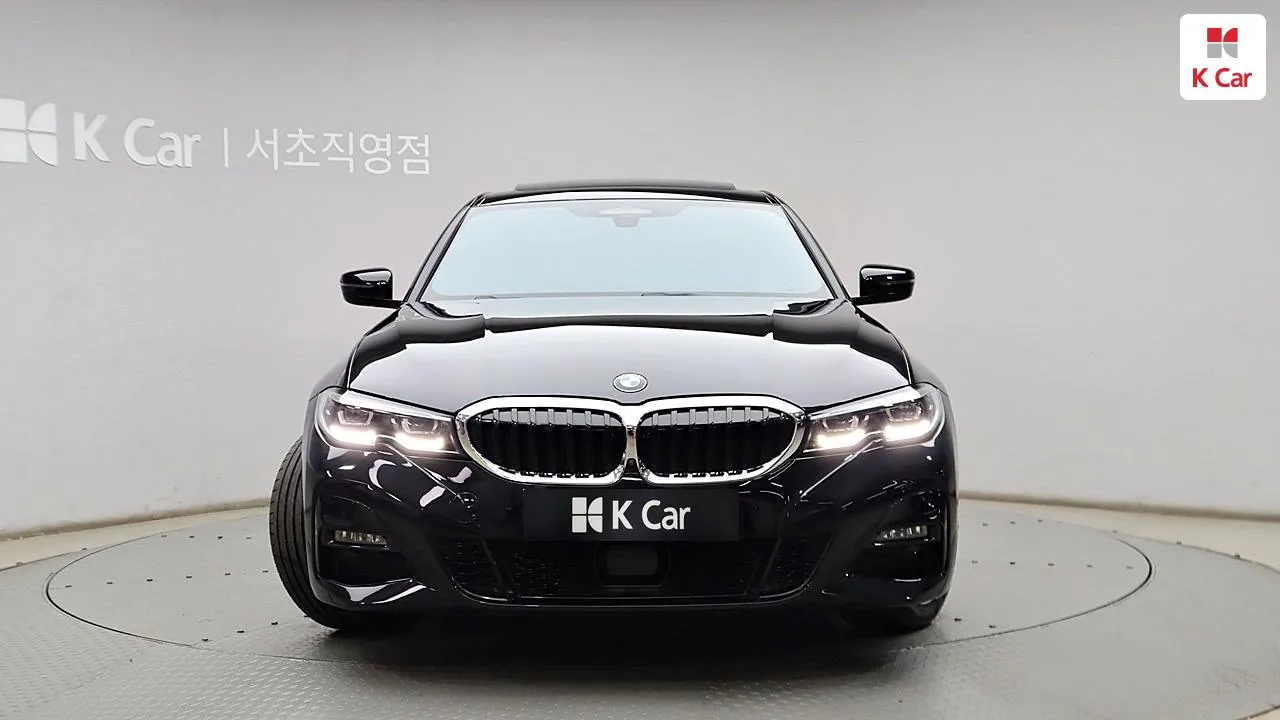 BMW 3 Series 2021 photo 3