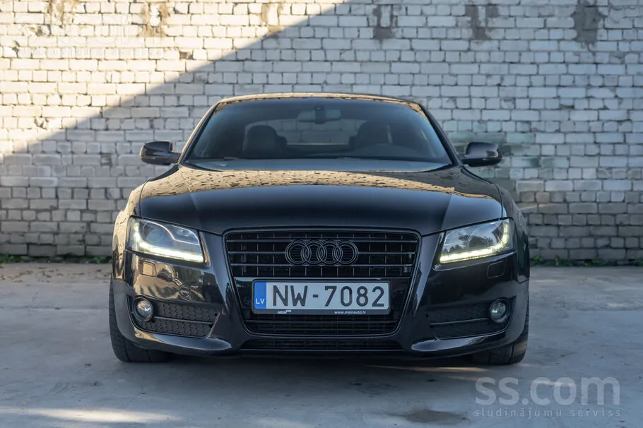 Audi A5 2010 photo 2