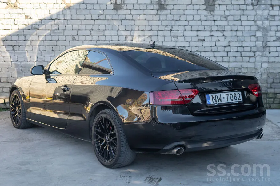 Audi A5 2010 photo 4